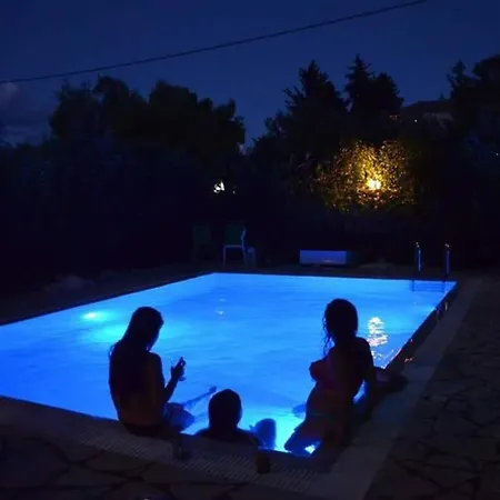 빌라 Loula Google It 리지아