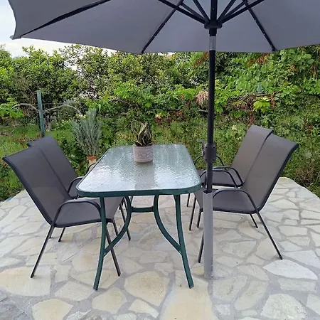 וילה Loula Google It